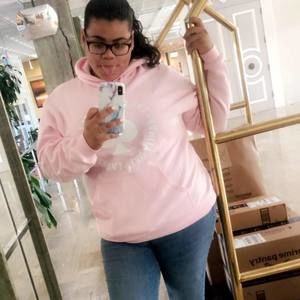 Meet your Posher, Renata